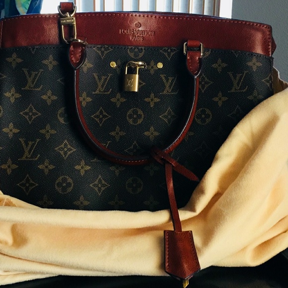 purse - Picture 2 of 2